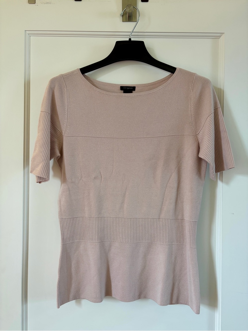 Ann Taylor Blush Ribbed Short Sleeve Knit Top - NWOT